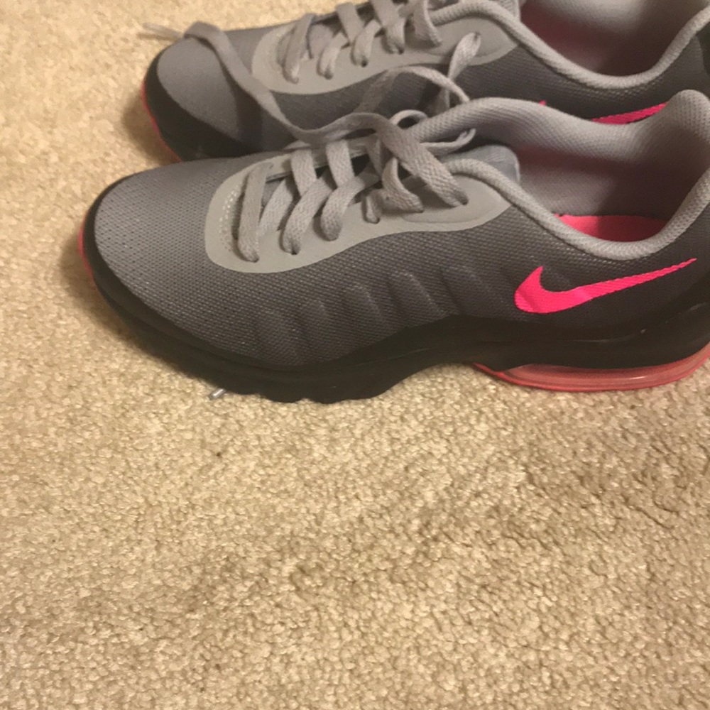 New Women’s Nike Air. Worn once